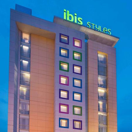 Ibis Styles Solo Hotel Buitenkant foto