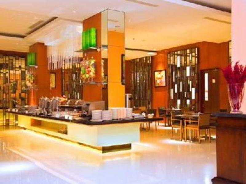 Ibis Styles Solo Hotel Buitenkant foto
