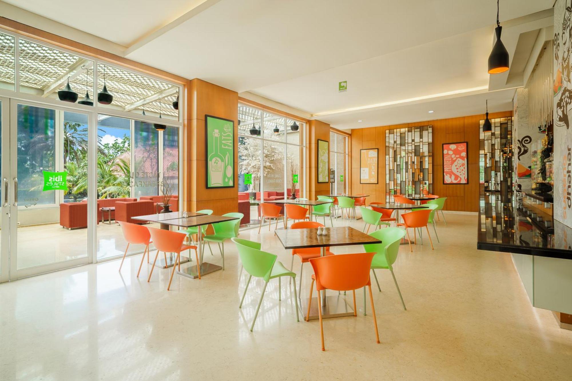 Ibis Styles Solo Hotel Buitenkant foto