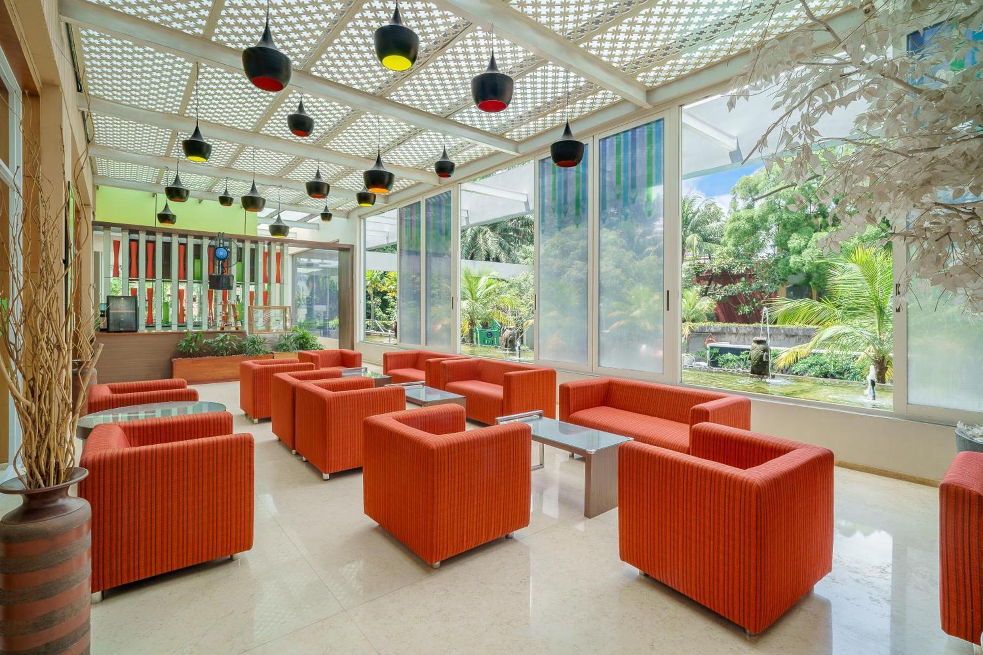 Ibis Styles Solo Hotel Buitenkant foto
